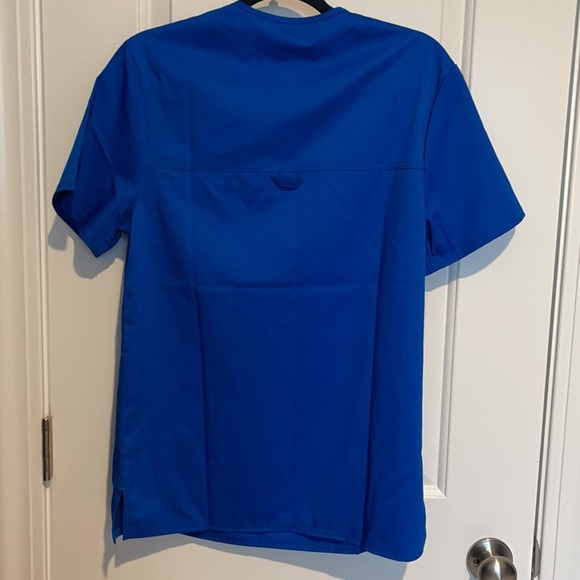 NEVERWORN. Cherokee UNISEX scrub top. - Picture 6 of 8
